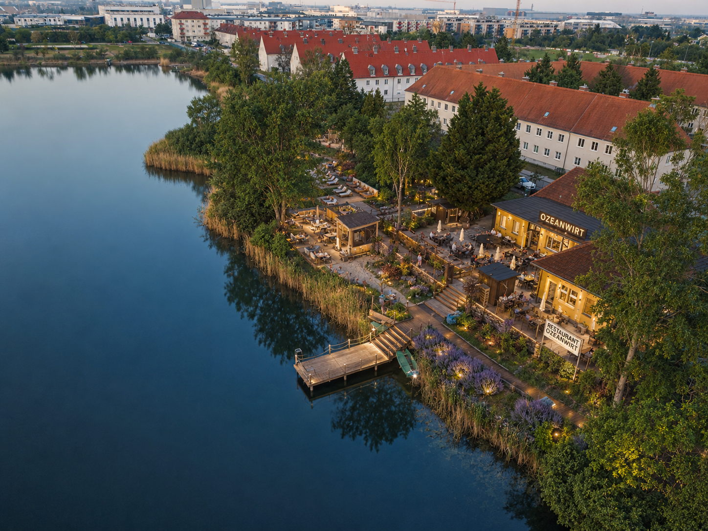 Luftaufnahme des Restaurants am Ozeanteich